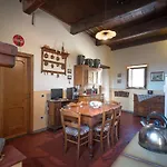 The Hill Terrace Apartman Massa