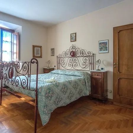 The Hill Terrace * Massa (Tuscany)